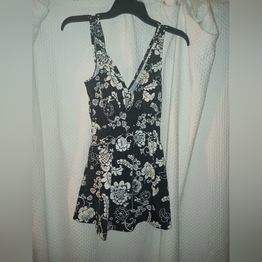 Azul Women’s Black White Floral One Piece Skirt Swimsuit Size 12
